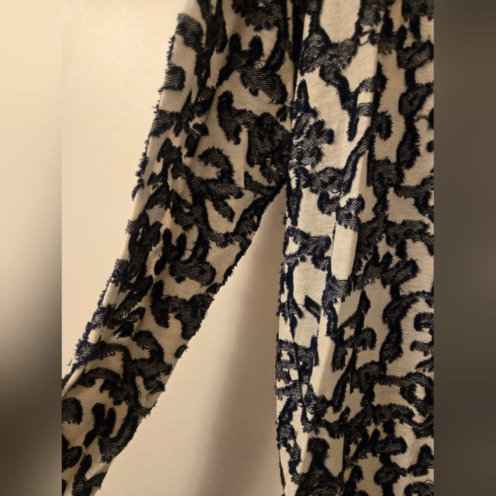 NWT Loft Blue and White Textured Women's Long Sleeved Top - Picture 5 of 7